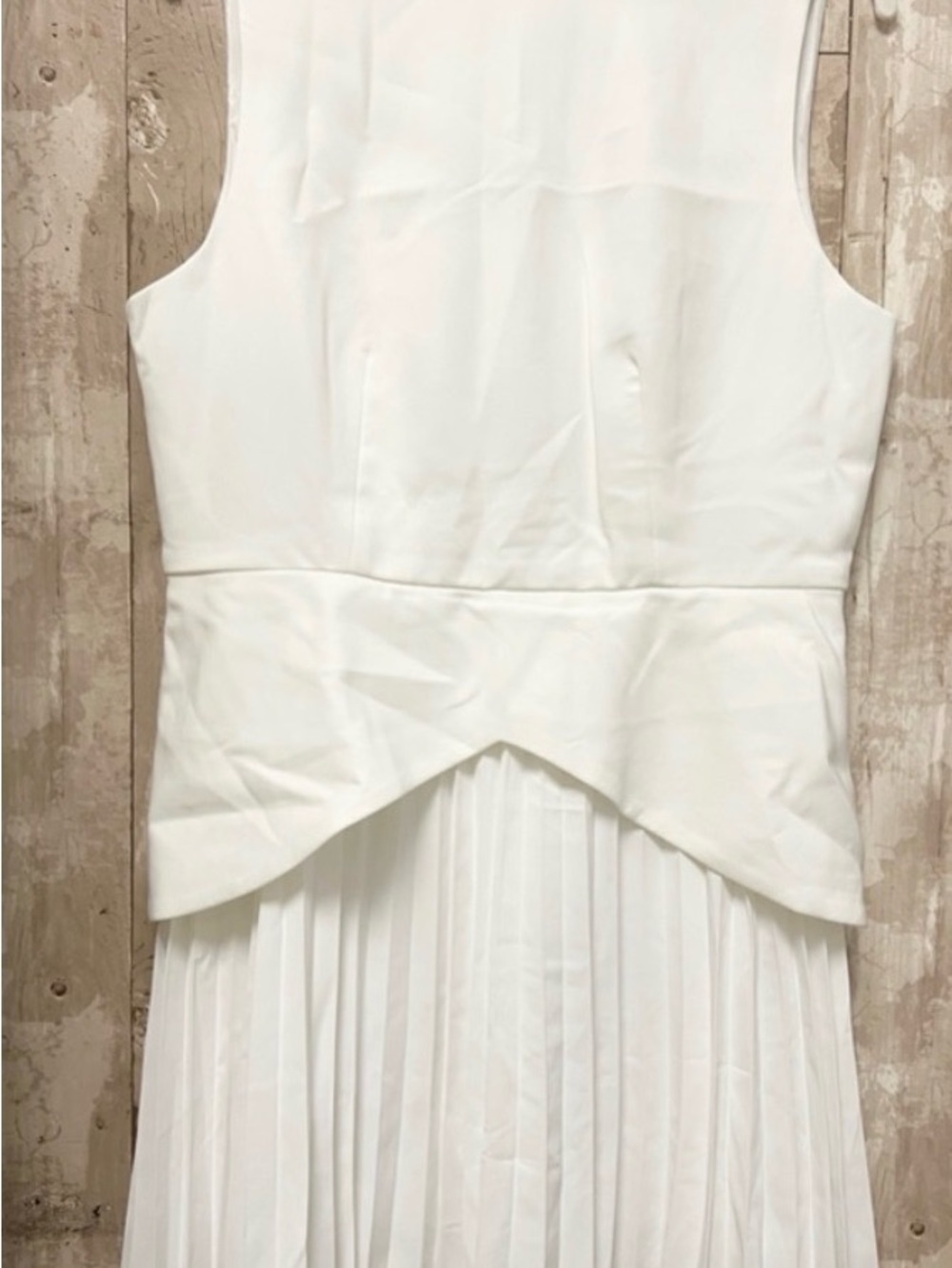 Commense Sleeveless White Pleated Mini Dress - Picture 4 of 6